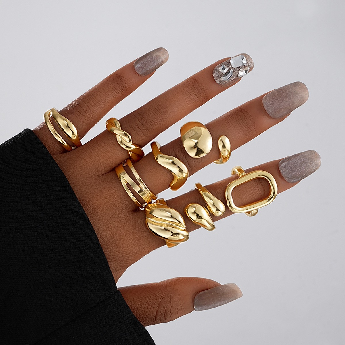 Geometric Teardrop Smooth Ring Set (8 Pieces) In Gold